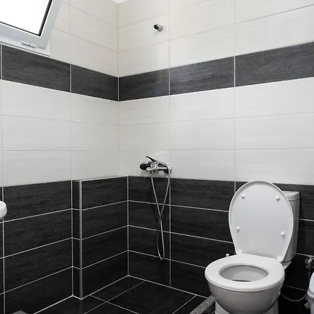 Marachi Top Floor Seaview * Himare